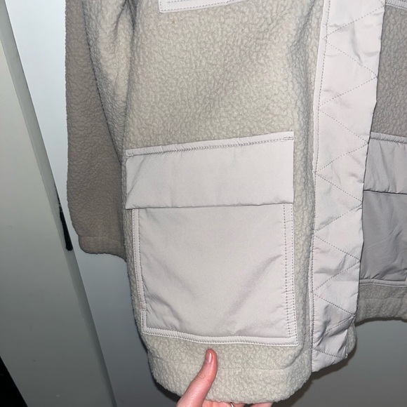 Vuori Utility Sherpa Jacket - Picture 3 of 9